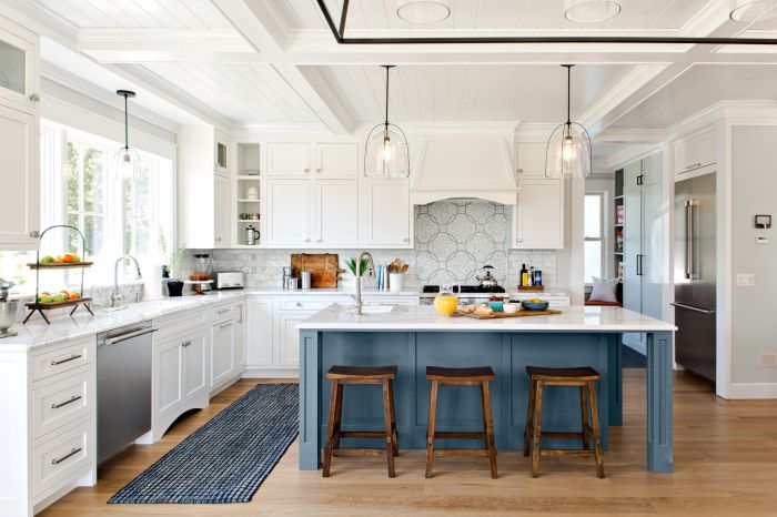 Elegant kitchen island decor