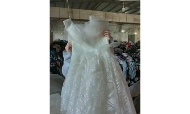 Women's fall wedding dress