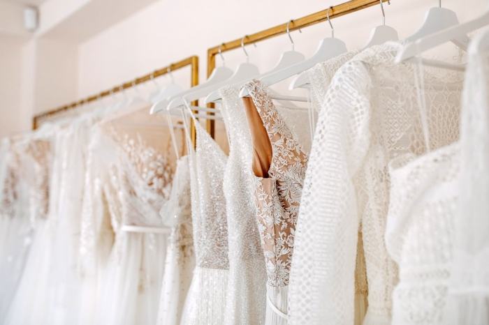 What is a sample sale wedding dress