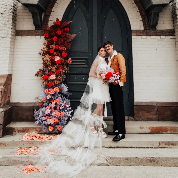 Wedding veil with short dress